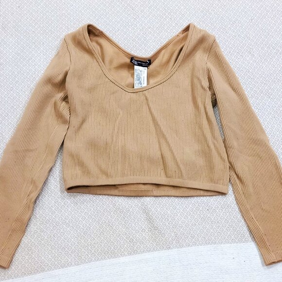 Cropped Top - Picture 2 of 3